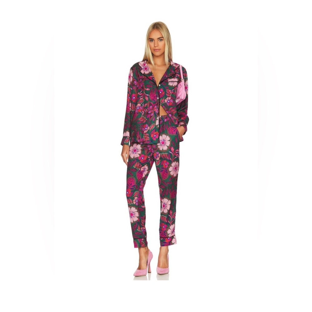 Revolve Plush Pink Floral Pajamas Set with Eye Mask (Sold Out) Size: M